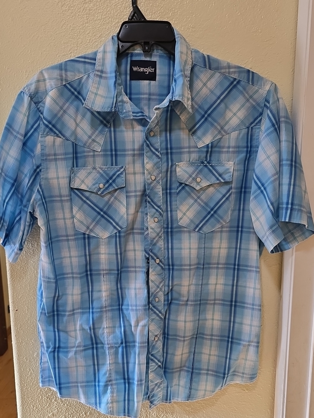 Wrangler Men’s Blue Plaid Short-Sleeve Western Shirt